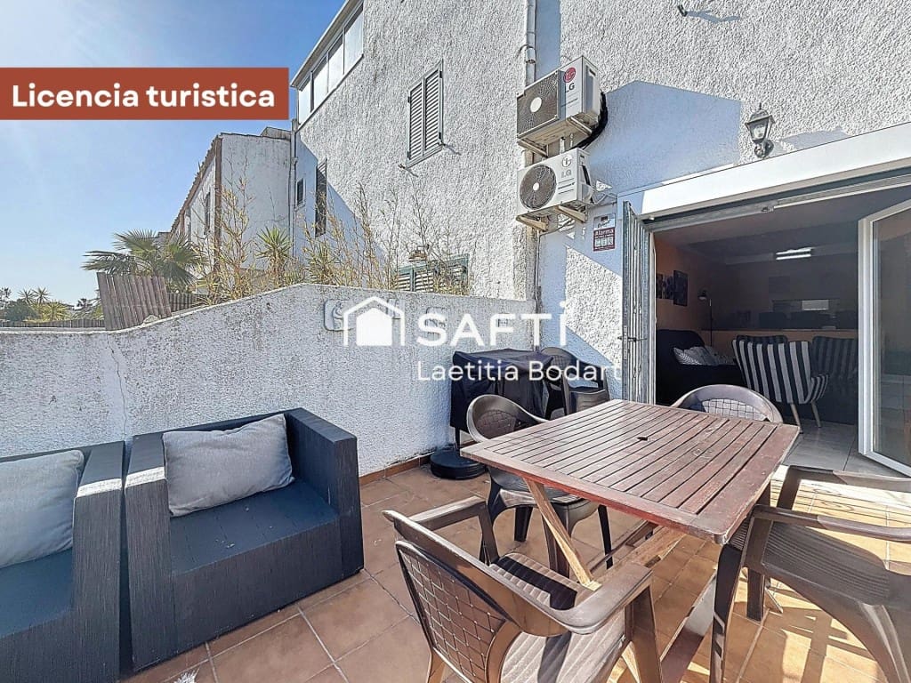 4 bedroom Terraced Villa for sale in Empuriabrava - € 390,000 (Ref: 10168417)