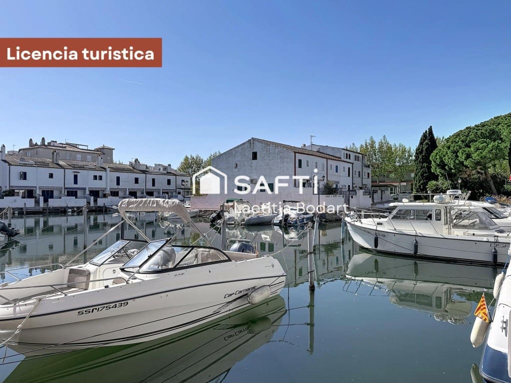 4 bedroom Terraced Villa for sale in Empuriabrava - € 390,000 (Ref: 10168417)
