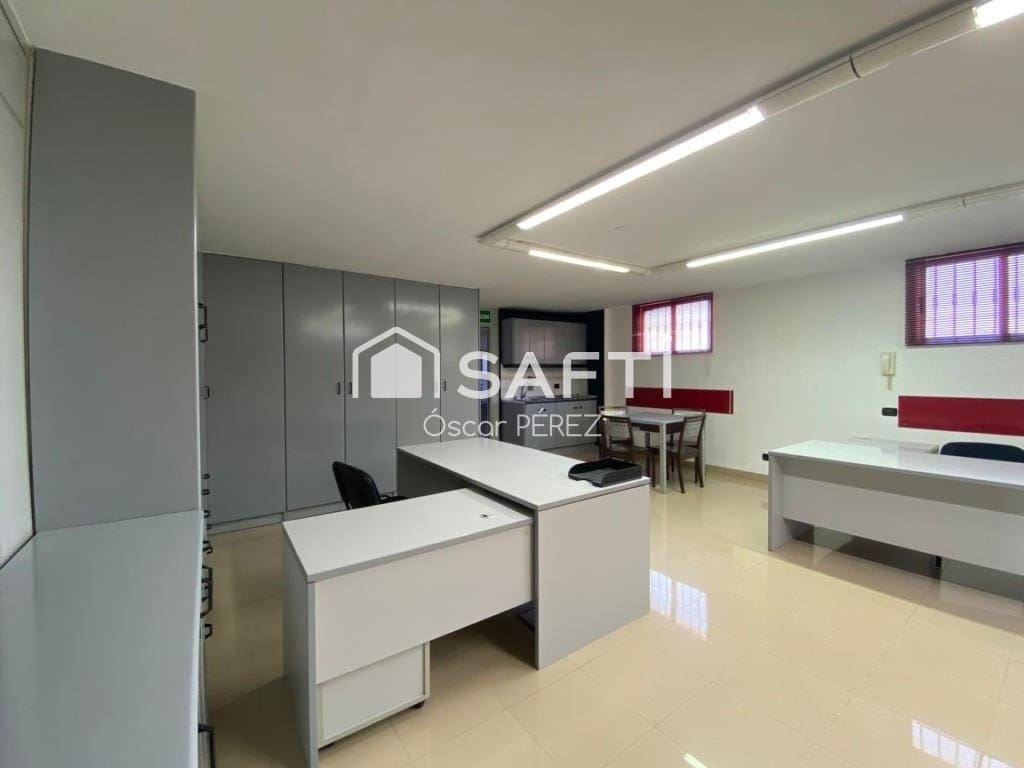 Commercieel te koop in Las Palmas de Gran Canaria - € 160.000 (Ref: 10168418)