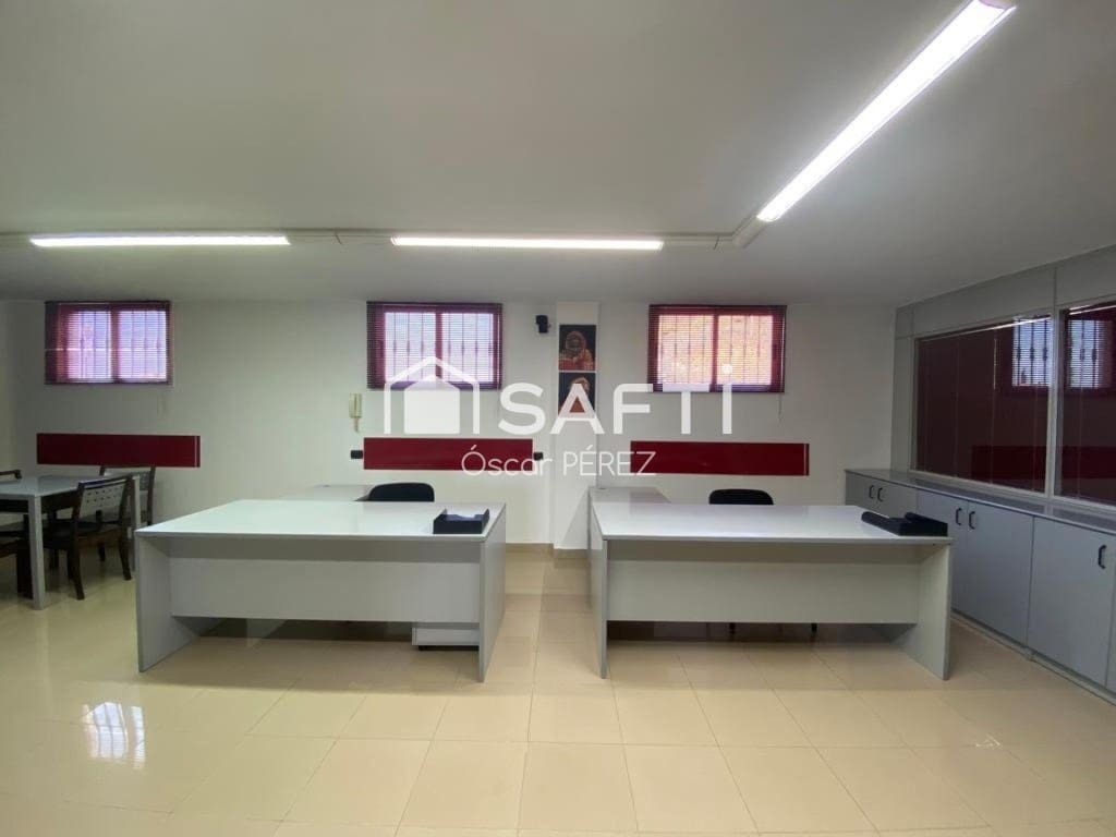 Commercieel te koop in Las Palmas de Gran Canaria - € 160.000 (Ref: 10168418)