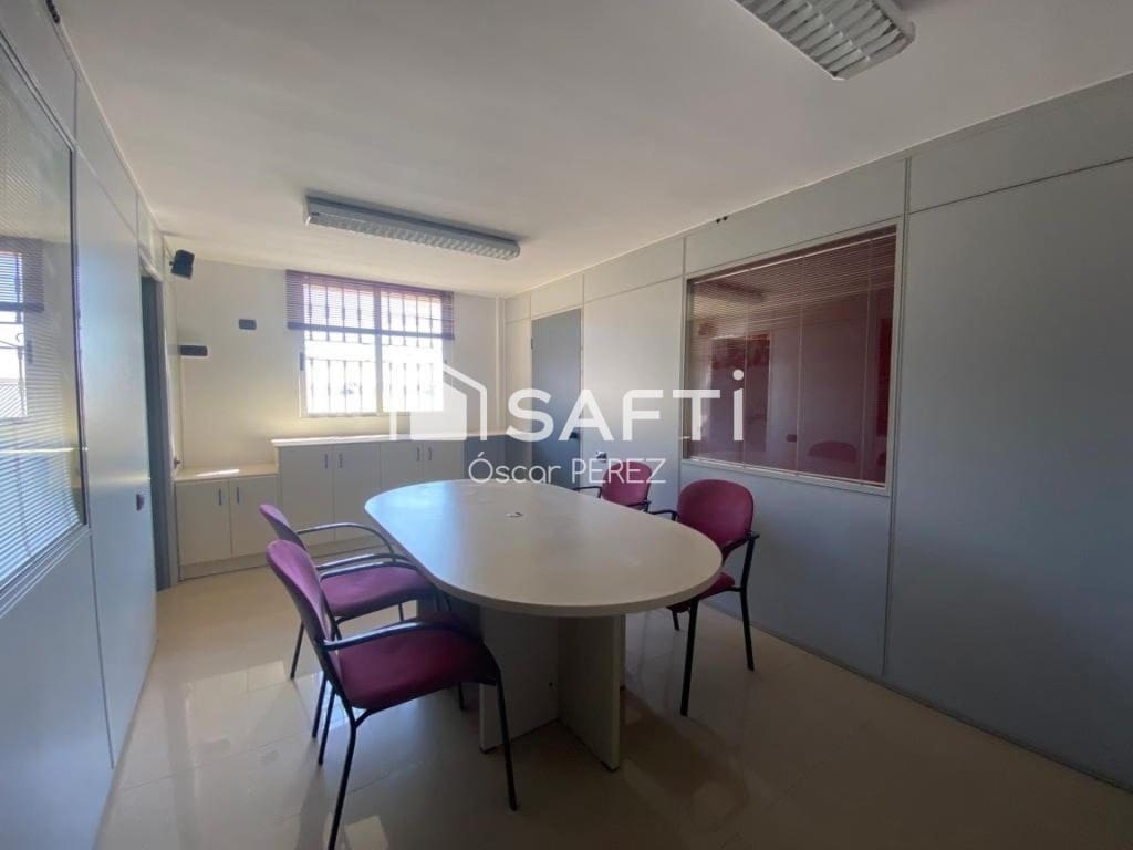 Commercieel te koop in Las Palmas de Gran Canaria - € 160.000 (Ref: 10168418)
