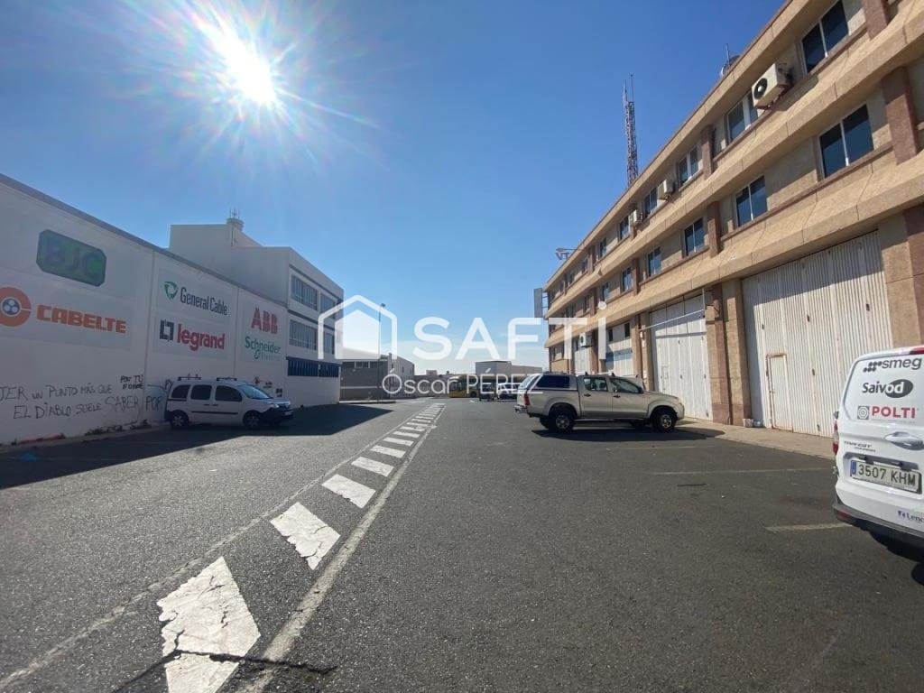 Commercieel te koop in Las Palmas de Gran Canaria - € 160.000 (Ref: 10168418)