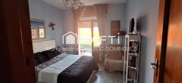 Chalet de 5 habitaciones en Redondela en venta con garaje - 299.000 € (Ref: 10173498)