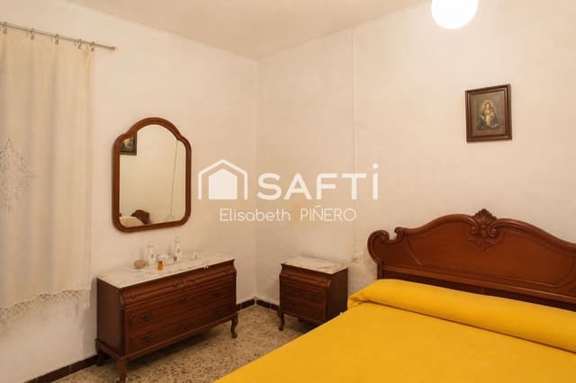 3 bedroom Terraced Villa for sale in Táliga with garage - € 42,000 (Ref: 10177025)