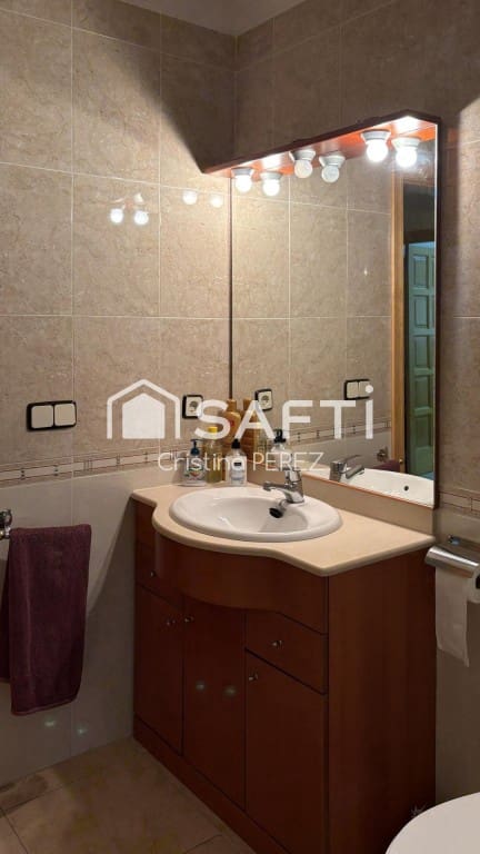6 bedroom Villa for sale in Blanes with pool garage - € 570,000 (Ref: 10177026)