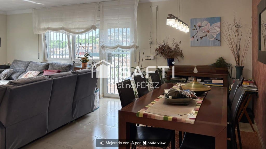 6 bedroom Villa for sale in Blanes with pool garage - € 570,000 (Ref: 10177026)