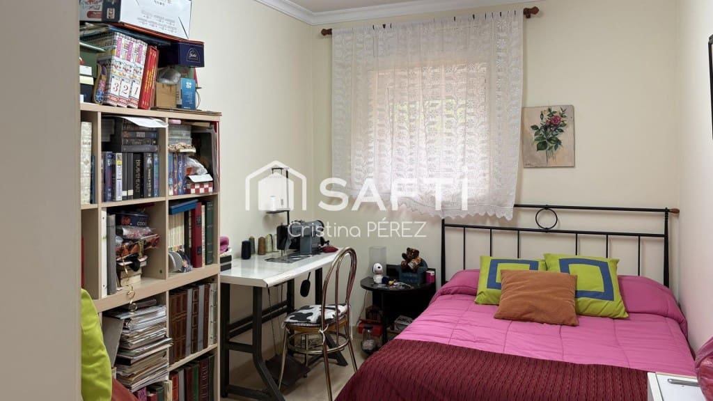 6 bedroom Villa for sale in Blanes with pool garage - € 570,000 (Ref: 10177026)