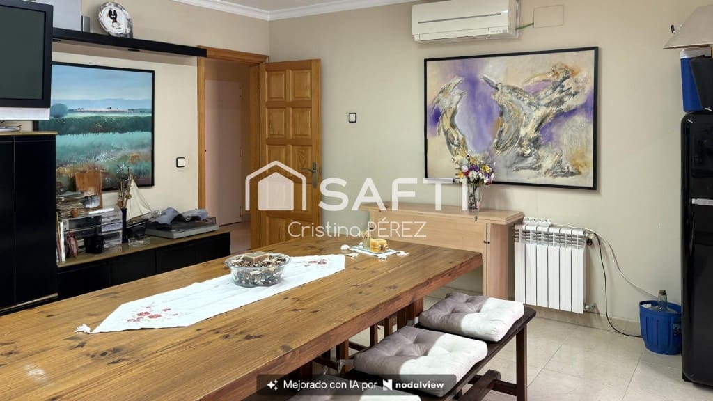 6 bedroom Villa for sale in Blanes with pool garage - € 570,000 (Ref: 10177026)
