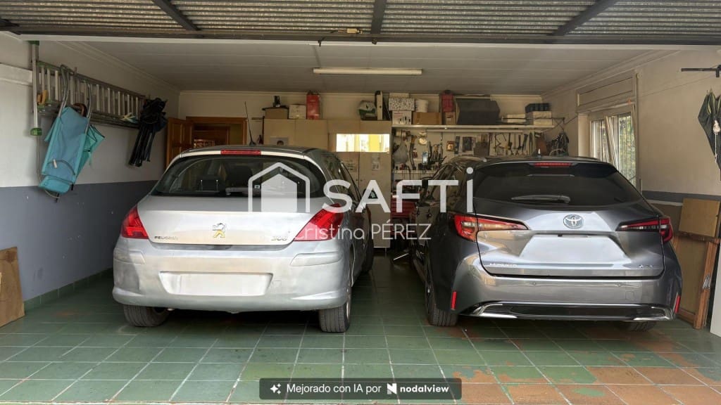 6 bedroom Villa for sale in Blanes with pool garage - € 570,000 (Ref: 10177026)