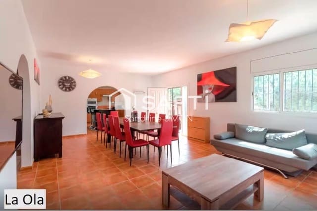 4 bedroom Villa for sale in Aiguaviva Parc, Vidreres with pool garage - € 299,000 (Ref: 10177027)