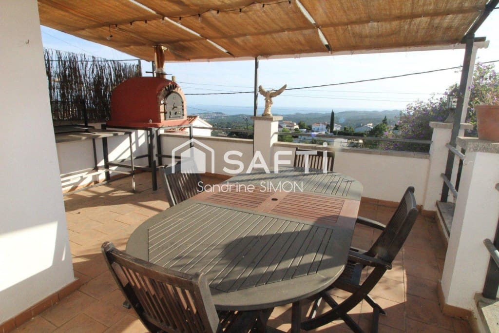 3 sovrum Villa till salu i Lloret de Mar med garage - 279 000 € (Ref: 10177028)