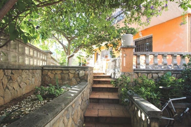 3 sovrum Villa till salu i Urbanitzacions del Nord, Lloret de Mar med garage - 279 000 € (Ref: 10177028)