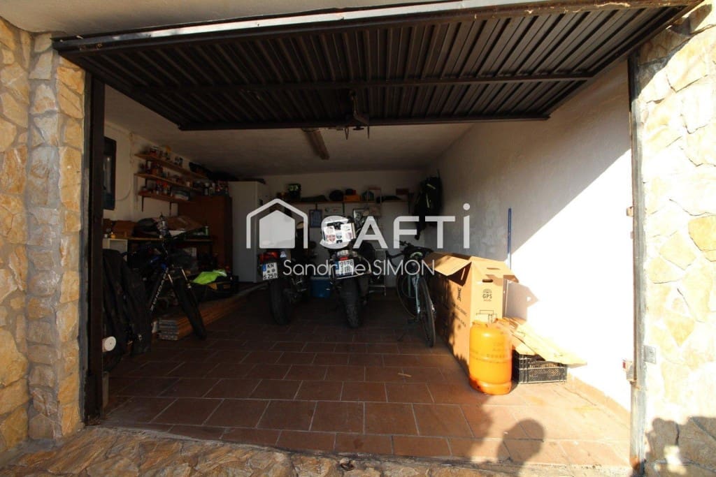 3 sovrum Villa till salu i Lloret de Mar med garage - 279 000 € (Ref: 10177028)