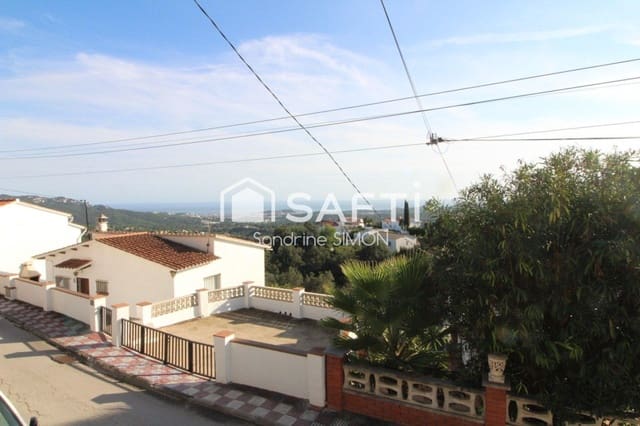 3 sovrum Villa till salu i Urbanitzacions del Nord, Lloret de Mar med garage - 279 000 € (Ref: 10177028)