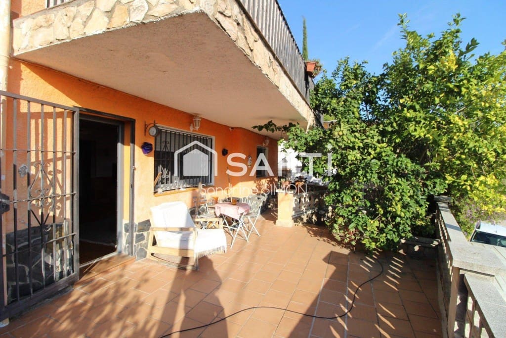 3 sovrum Villa till salu i Lloret de Mar med garage - 279 000 € (Ref: 10177028)