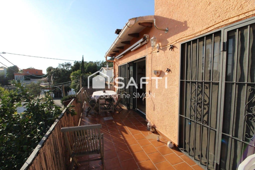 3 sovrum Villa till salu i Lloret de Mar med garage - 279 000 € (Ref: 10177028)