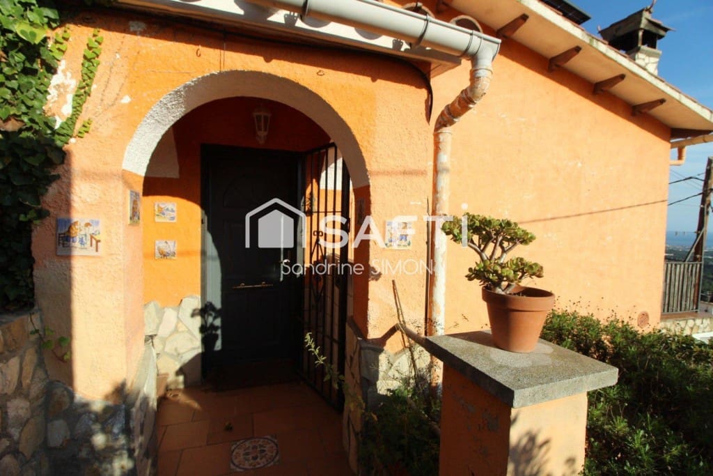 3 sovrum Villa till salu i Lloret de Mar med garage - 279 000 € (Ref: 10177028)