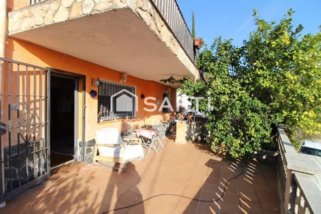 3 sovrum Villa till salu i Urbanitzacions del Nord, Lloret de Mar med garage - 279 000 € (Ref: 10177028)