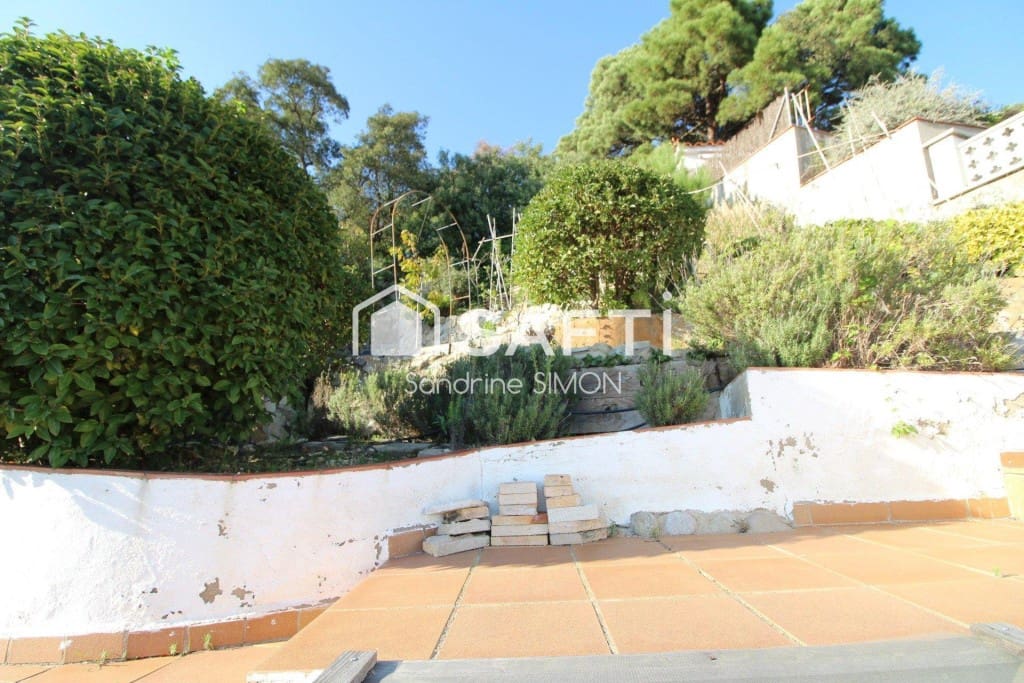 3 sovrum Villa till salu i Lloret de Mar med garage - 279 000 € (Ref: 10177028)