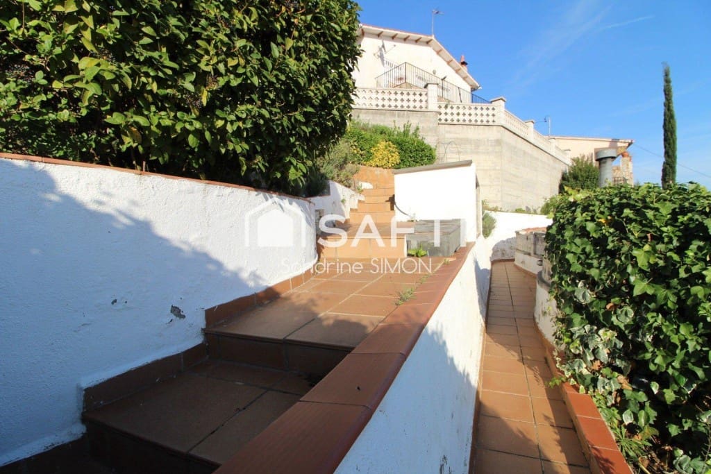 3 sovrum Villa till salu i Lloret de Mar med garage - 279 000 € (Ref: 10177028)