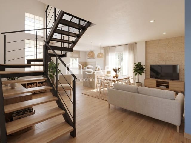 4 sovrum Villa till salu i Urbanitzacions del Nord, Lloret de Mar med garage - 275 000 € (Ref: 10177029)