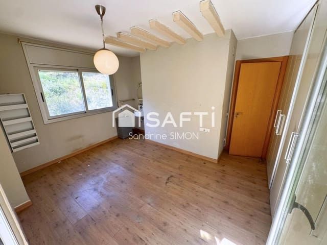 4 sovrum Villa till salu i Urbanitzacions del Nord, Lloret de Mar med garage - 275 000 € (Ref: 10177029)