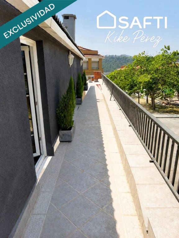 4 bedroom Villa for sale in Sant Vicenc de Castellet with garage - € 545,000 (Ref: 10177034)