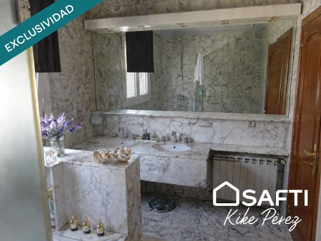 4 bedroom Villa for sale in Sant Vicenc de Castellet with garage - € 545,000 (Ref: 10177034)