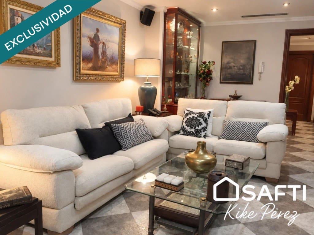 4 bedroom Villa for sale in Sant Vicenc de Castellet with garage - € 545,000 (Ref: 10177034)