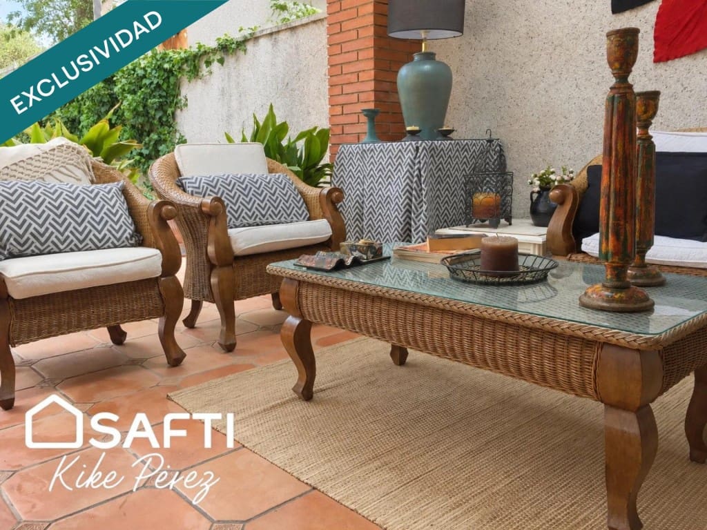 4 bedroom Villa for sale in Sant Vicenc de Castellet with garage - € 545,000 (Ref: 10177034)