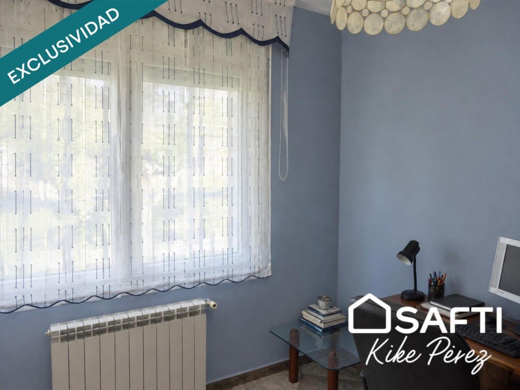 4 bedroom Villa for sale in Sant Vicenc de Castellet with garage - € 545,000 (Ref: 10177034)
