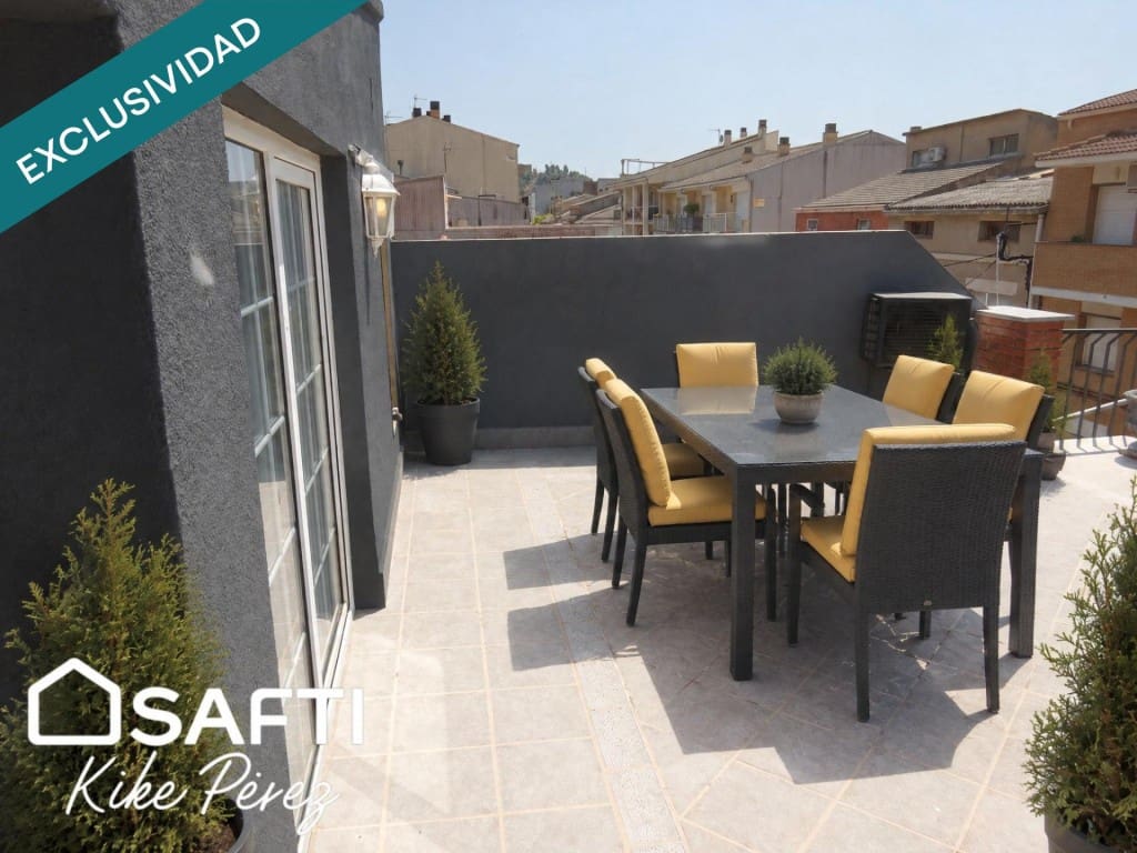 4 bedroom Villa for sale in Sant Vicenc de Castellet with garage - € 545,000 (Ref: 10177034)