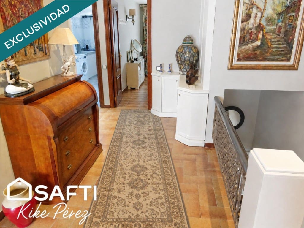 4 bedroom Villa for sale in Sant Vicenc de Castellet with garage - € 545,000 (Ref: 10177034)