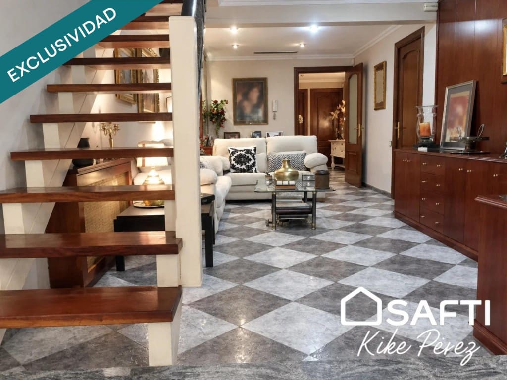 4 bedroom Villa for sale in Sant Vicenc de Castellet with garage - € 545,000 (Ref: 10177034)