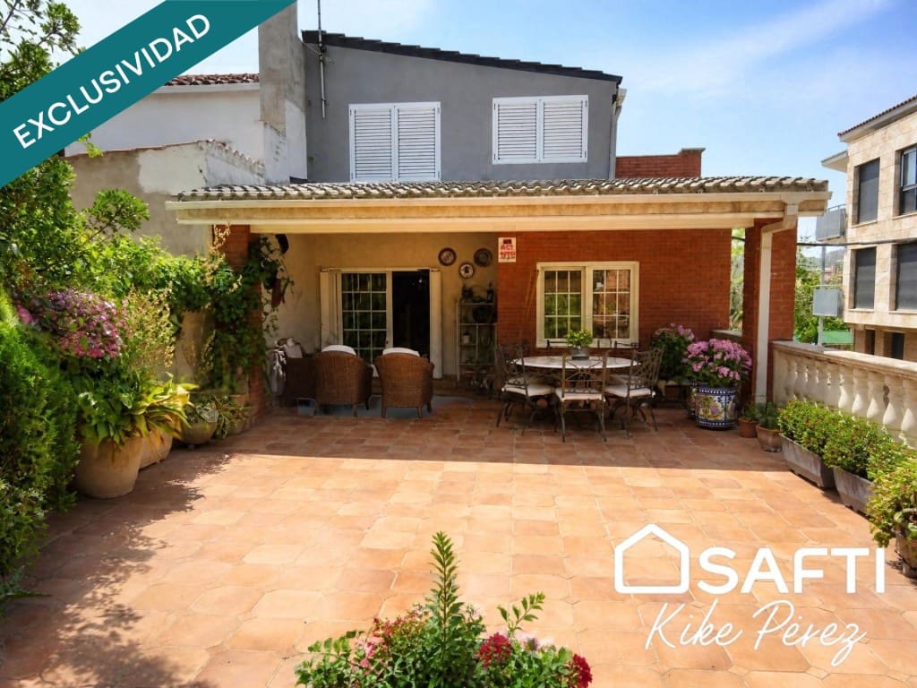 4 bedroom Villa for sale in Sant Vicenc de Castellet with garage - € 545,000 (Ref: 10177034)