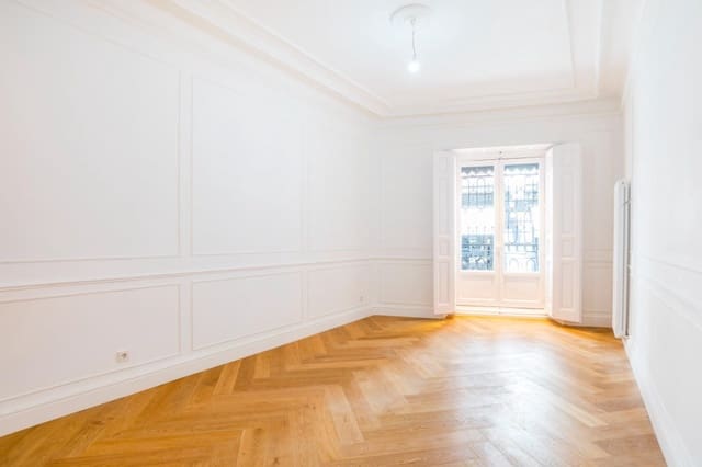 3 bedroom Apartment for sale in Valdeacederas, Madrid city - € 2,190,000 (Ref: 10177035)
