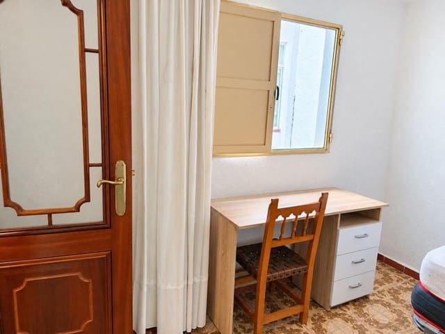 Apartamento de 4 habitaciones en Camino de Ronda - Rosaleda, Granada ciudad en venta - 300.000 € (Ref: 10177042)