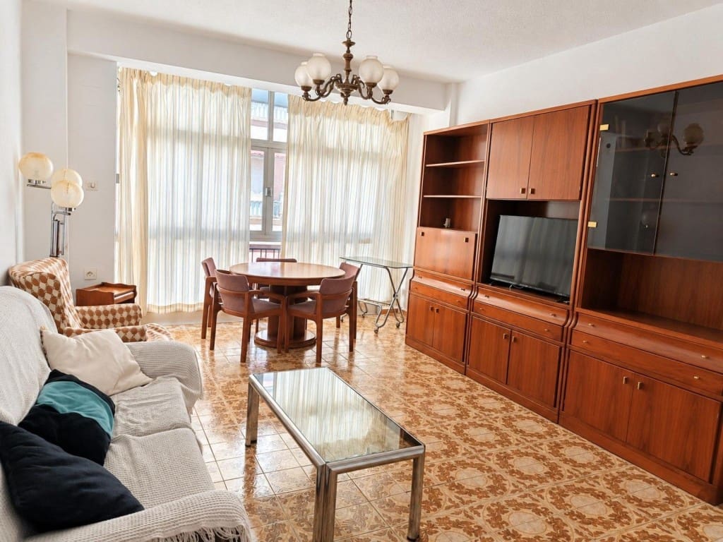 Apartamento de 4 habitaciones en Granada ciudad en venta - 300.000 € (Ref: 10177042)