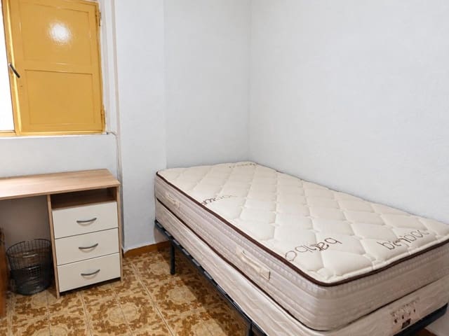 Apartamento de 4 habitaciones en Camino de Ronda - Rosaleda, Granada ciudad en venta - 300.000 € (Ref: 10177042)