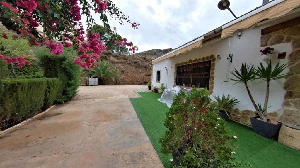 5 chambre Finca/Maison de Campagne à vendre à Elda avec garage - 239 900 € (Ref: 10182901)