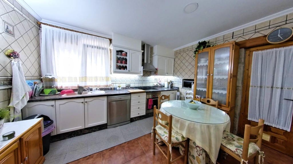 5 chambre Finca/Maison de Campagne à vendre à Elda avec garage - 239 900 € (Ref: 10182901)