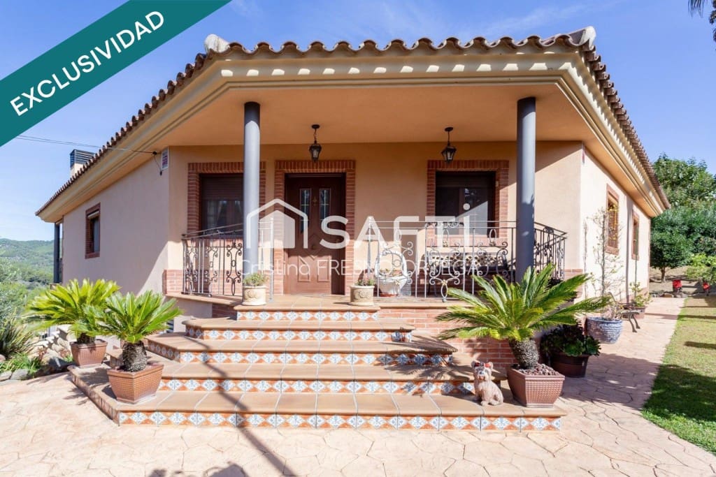 4 sovrum Villa till salu i Riudecanyes med pool garage - 875 000 € (Ref: 10182907)