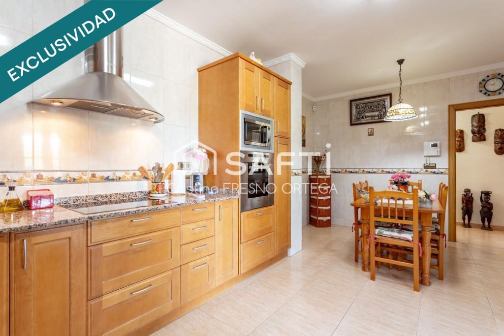 4 sovrum Villa till salu i Riudecanyes med pool garage - 875 000 € (Ref: 10182907)
