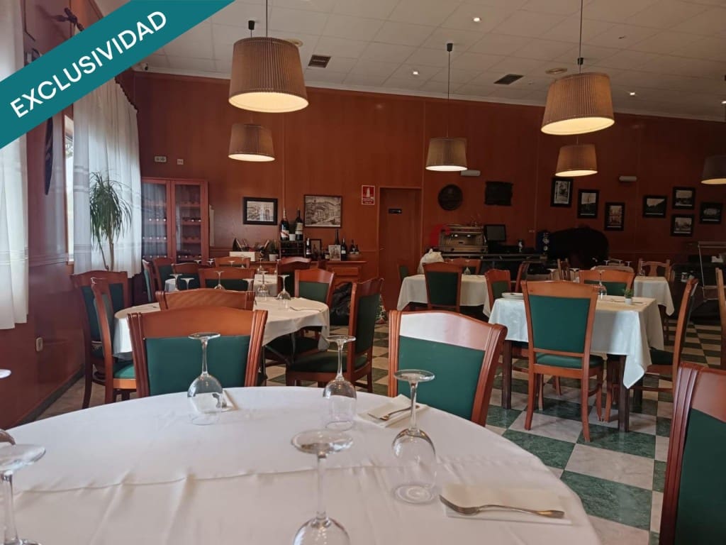 Commercial for sale in Huecas with garage - € 700,000 (Ref: 10182909)