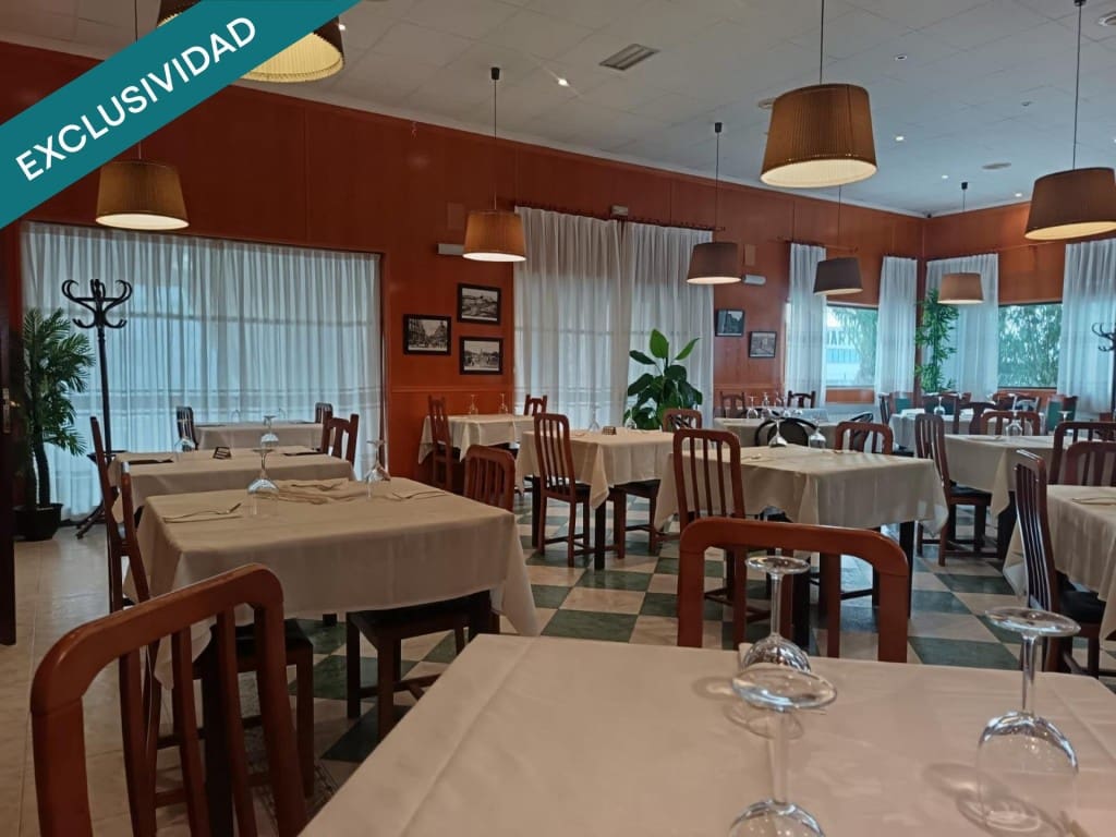 Commercial for sale in Huecas with garage - € 700,000 (Ref: 10182909)