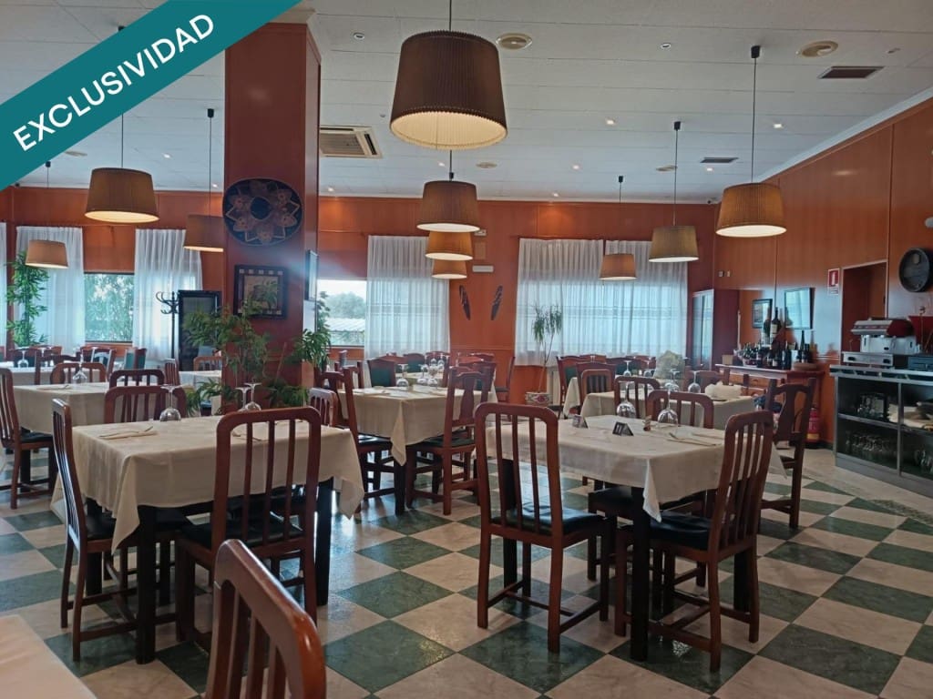 Commercial for sale in Huecas with garage - € 700,000 (Ref: 10182909)