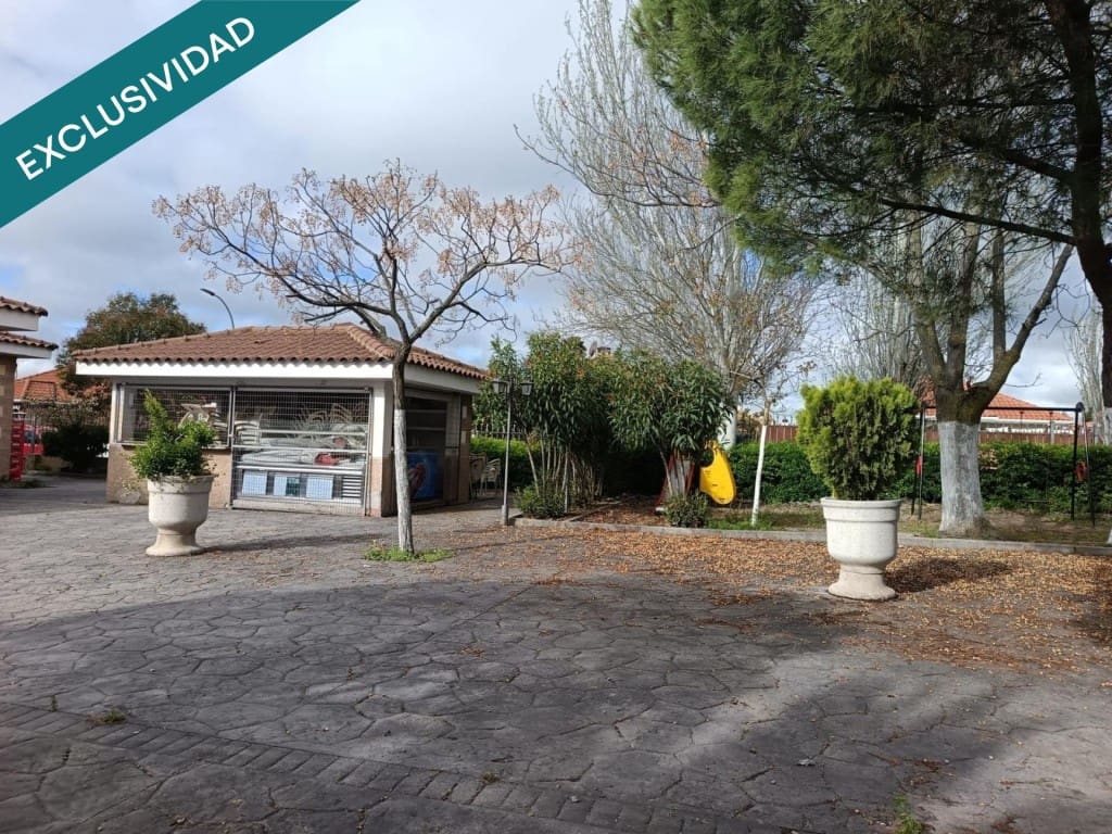 Commercial for sale in Huecas with garage - € 700,000 (Ref: 10182909)
