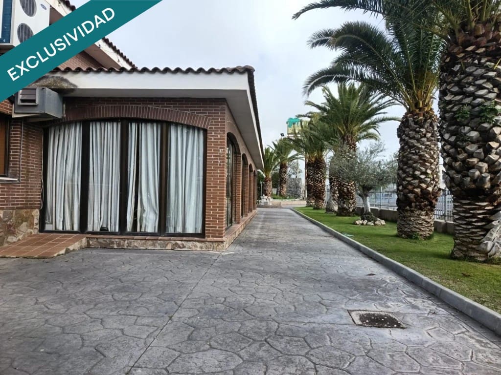 Commercial for sale in Huecas with garage - € 700,000 (Ref: 10182909)