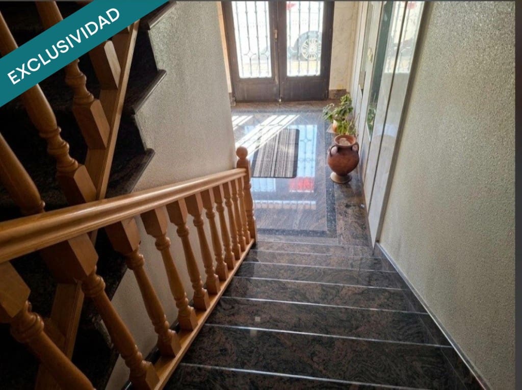 4 quarto Moradia em Banda para venda em Leao cidade - 259 900 € (Ref: 10182912)