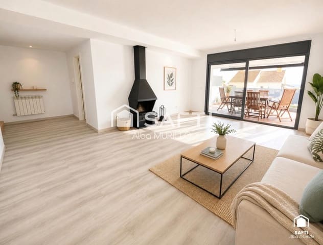 3 bedroom Villa for sale in Calafell with pool - € 599,000 (Ref: 10182913)